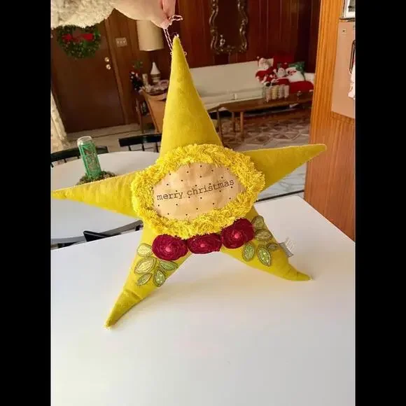 Retro Merry Christmas Star Pillow Embroidered flowers - Picture 1 of 8